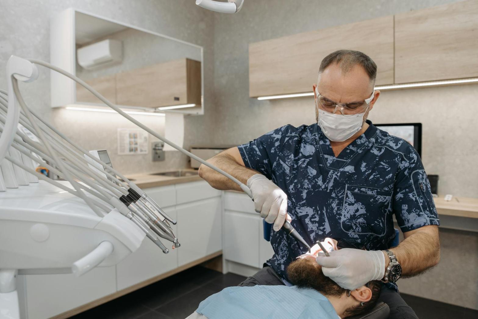 Understanding the Importance of Emergency Dentists: Your Lifeline in Dental Crises